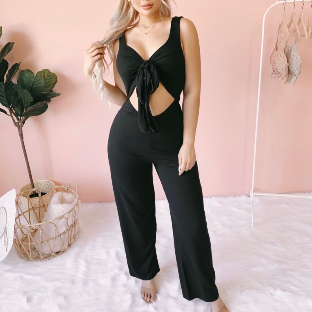 Black jumpsuit 🖤
